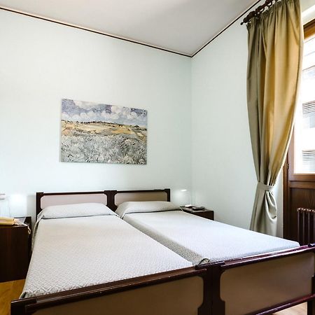 Hotel Meuble Moderno Laveno-Mombello Dış mekan fotoğraf