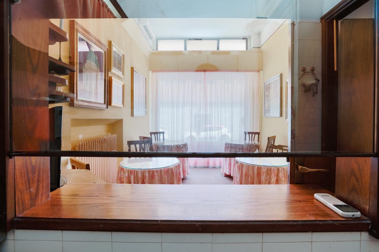 Hotel Meuble Moderno Laveno-Mombello Dış mekan fotoğraf